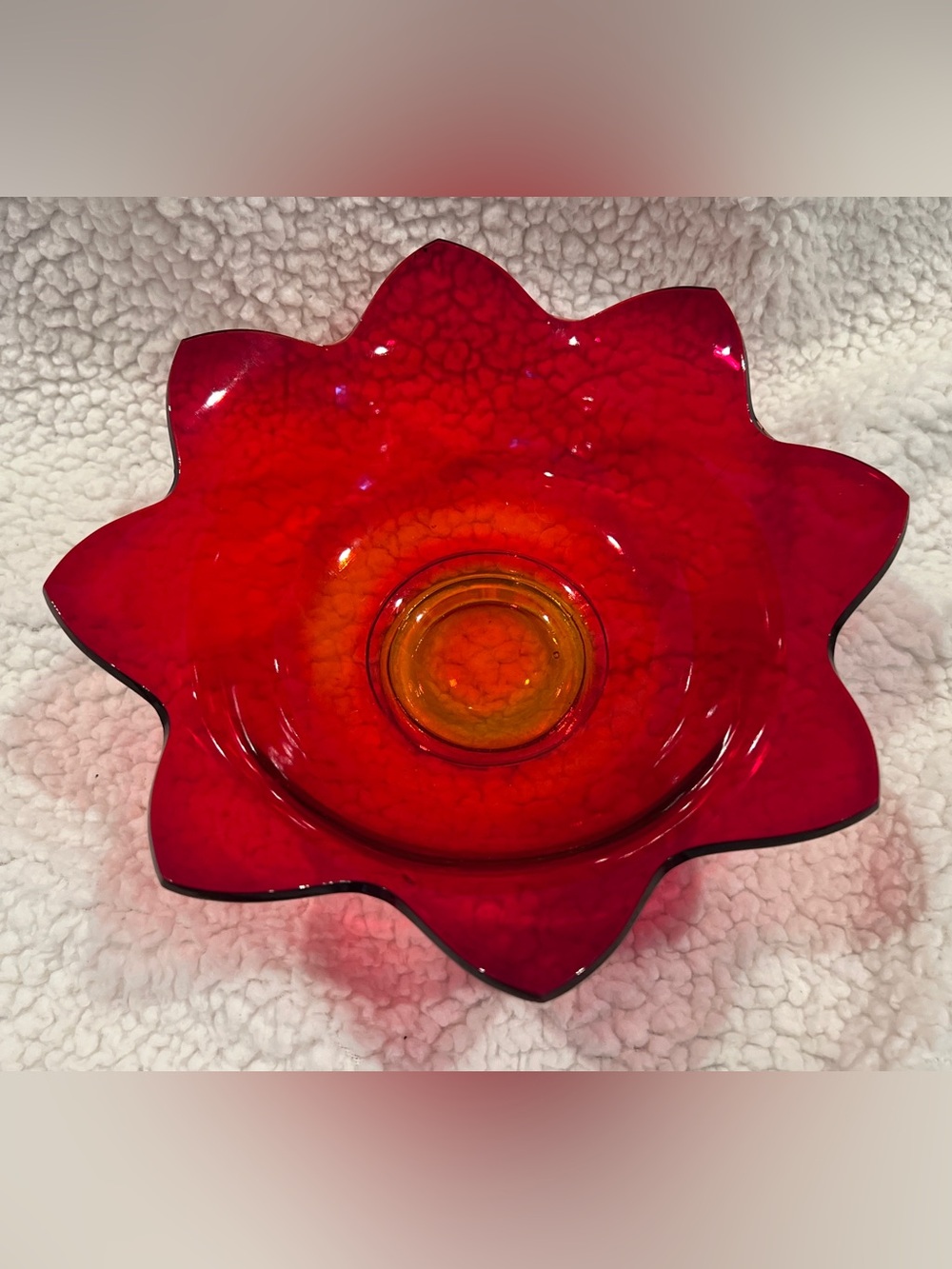 Vtg Amberina Art Glass Serving Bowl Red/Orange Flower Tulip Design, glows w/UV